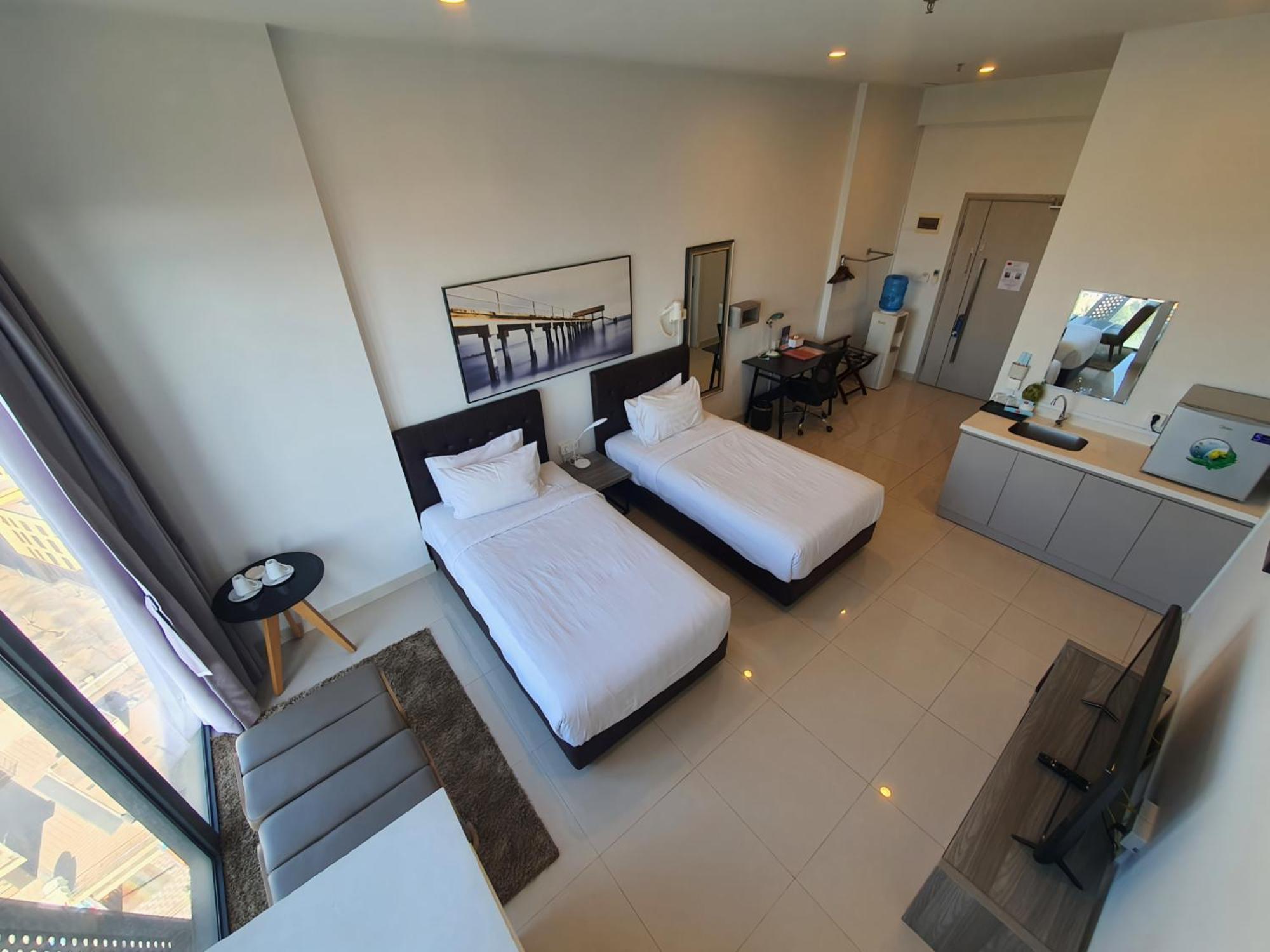 The Bridge Club Hotell Phnom Penh Exteriör bild