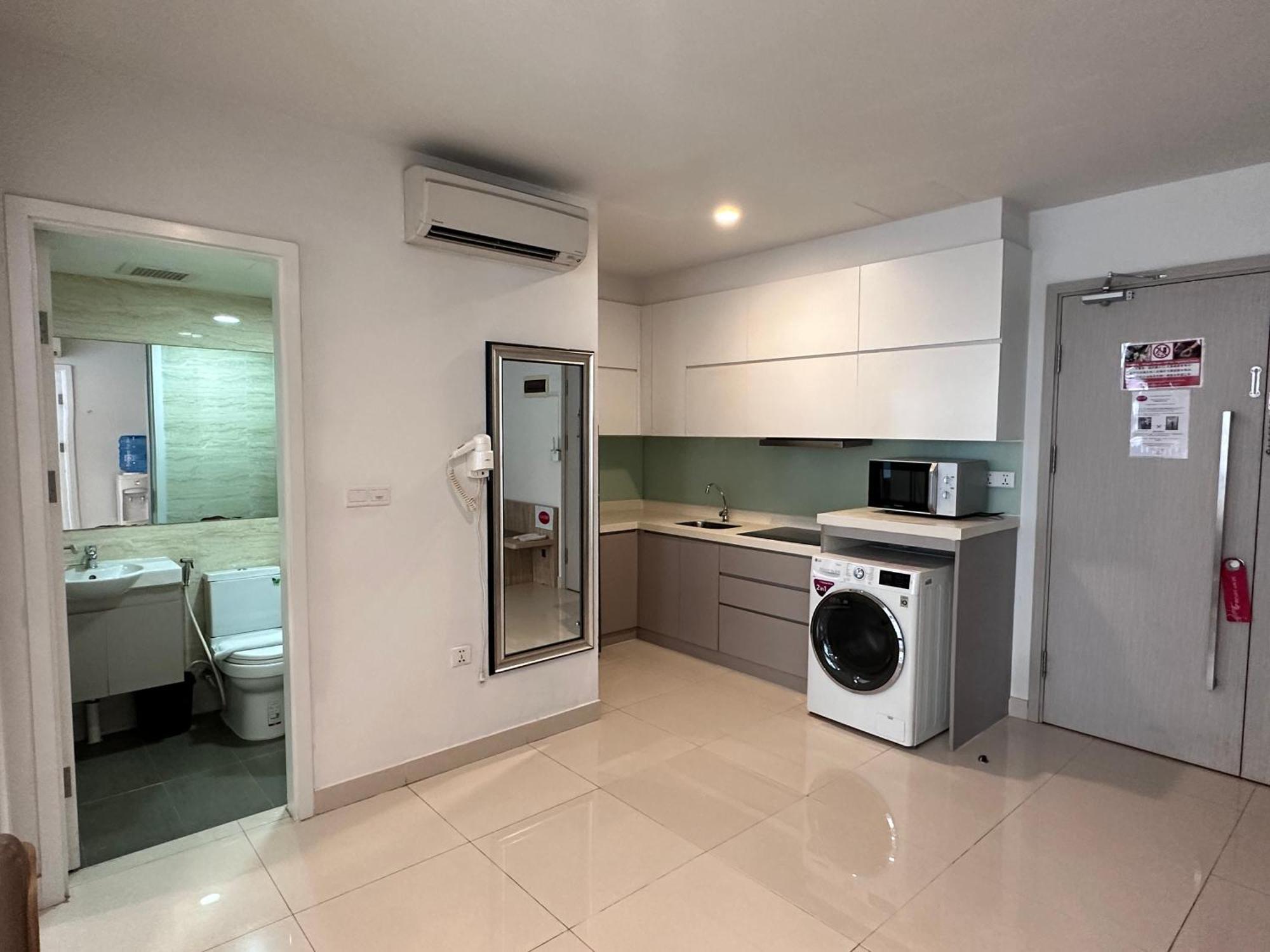 The Bridge Club Hotell Phnom Penh Exteriör bild